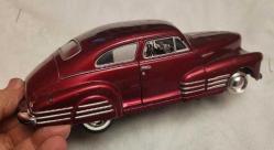 BÜYÜK EBAT METAL EKSİKLİ KLASİK MODEL ARAÇ. AÇIKLAMAYI OKUYUNUZ.