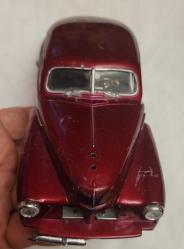 BÜYÜK EBAT METAL EKSİKLİ KLASİK MODEL ARAÇ. AÇIKLAMAYI OKUYUNUZ.