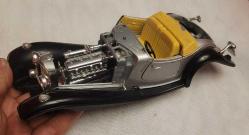 EKSİKLİ BÜYÜK EBAT KLASİK MODEL ARABA. AÇIKLAMAYI OKUYUNUZ.