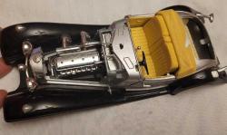 EKSİKLİ BÜYÜK EBAT KLASİK MODEL ARABA. AÇIKLAMAYI OKUYUNUZ.