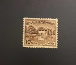 Pakistan Pulu - Pakistan Stamp - Postadan Geçmiş Pul Filateli -  Shalimar Bahçeleri'ndeki Türbe ve Havuz Temalı Pul  , 10 PARA - YABANCI PULLAR -NOSTALJİK DOĞUM GÜNÜ HEDİYESİ