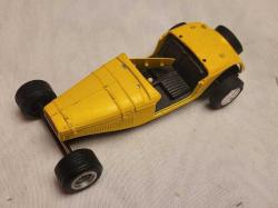 EKSİKLİ MODEL OLD YARIŞ ARABA. AÇIKLAMAYI OKUYUNUZ.