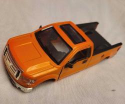 EKSİKLİ MODEL ARABA. AÇIKLAMAYI OKUYUNUZ.