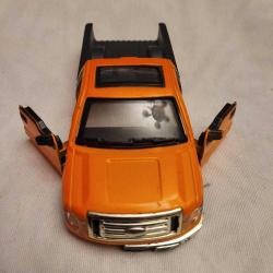 EKSİKLİ MODEL ARABA. AÇIKLAMAYI OKUYUNUZ.