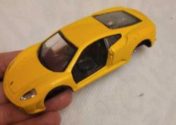 EKSİKLİ BÜYÜKÇE EBAT MODEL ARABA. AÇIKLAMAYI OKUYUNUZ.