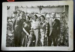 1935 yılı siyah beyaz aile fotoğrafı ufak boyut