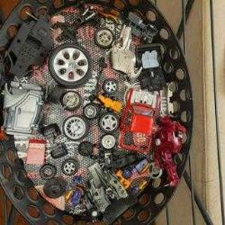 MODEL ARABA YEDEK PARÇALARI LOTU. KAÇMAZ.