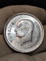 1939 Yılı Gümüş Ata 1 Lira Çil+