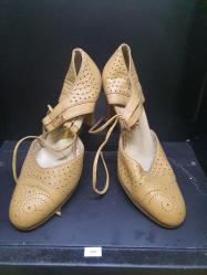 VİNTAGE BAYAN DERİ AYAKKABI KOLLEKSİYONLUK