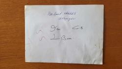 ŞARKICI BERKANT'IN ORİJİNAL BÜYÜK BOY FOTOĞRAFI - 24 x 18 cm EBADINDA - BERKANT, EŞİYLE BİRLİKTE SAHİLDE DOLAŞTIĞI SIRADA ETRAFINI SARAN KADIN ve ÇOCUK HAYRANLARIYLA AYNI KAREDEYKEN ÇEKİLMİŞ BİR FOTOĞRAF