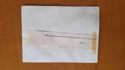 BİRSEN ARMAĞAN'IN OTEL ODASINDAKİ ÖLÜMÜ SONRASINDA EŞYALARININ TEK TEK İNCELENDİĞİ ANLARIN ORİJİNAL BÜYÜK BOY 3'LÜ FOTOĞRAF SETİ - 24 x 18 cm EBADINDA - BİRSEN ARMAĞAN'IN ÖZEL KAYITLARININ YER ALDIĞI SES BANDI ve HATIRA DEFTERİ, OTEL İŞLETMECİSİ NİHAT ÖZER TARAFINDAN İNCELENİRKEN ÇEKİLMİŞ 3 FARKLI KARE (FOTOĞRAF ARKALARINDA AJANS NOTU İÇEREN NOT KAĞITLARI YER ALMAKTADIR) ÖZEL ARŞİV!