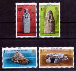 A.2252 1977  PREHİSTORİK TARİH ÖNCESİ ANITLAR  MNH GUERNSEY