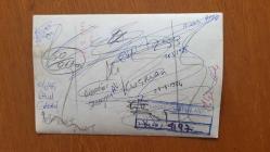 SANAYİCİ, İŞ ADAMI ve TÜSİAD ESKİ BAŞKANI ALİ KOÇMAN'IN ORİJİNAL FOTOĞRAFI - 18 x 12 cm EBADINDA - ALİ KOÇMAN, ÇALIŞMA MASASINDA POZ VERİRKEN ÇEKİLMİŞ BİR KARE