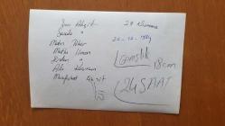 SANAYİCİ, İŞ ADAMI ve TÜSİAD ESKİ BAŞKANI ALİ KOÇMAN'IN ORİJİNAL FOTOĞRAFI - 18 x 12 cm EBADINDA - ALİ KOÇMAN, BİR DAVETİYEDE ŞEN AKÇİT, SEVDA AKÇİT, METİN TOKER, MUTLU İLMEN, ERDEN İLMEN ve MUAFAKAT AKÇİT İLE TOPLUCA HATIRA POZU VERİRKEN ÇEKİLMİŞ BİR KARE. 2 KASIM 1984 (VAKKO SANAT'TAKİ ALİ KOÇMAN KOLEKSİYONU SERGİSİ'NDEN)