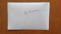 SANAYİCİ, İŞ ADAMI ve TÜSİAD ESKİ BAŞKANI ALİ KOÇMAN'IN ORİJİNAL FOTOĞRAFI - 18 x 12 cm EBADINDA - ALİ KOÇMAN, BÜROSUNDAYKEN YAKINDAN ÇEKİLMİŞ BİR KARE