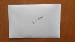 SANAYİCİ, İŞ ADAMI ve TÜSİAD ESKİ BAŞKANI ALİ KOÇMAN'IN ORİJİNAL FOTOĞRAFI - 18 x 12 cm EBADINDA - ALİ KOÇMAN, ÇALIŞMA MASASINDA GÜLÜMSERKEN ÇEKİLMİŞ BİR KARE