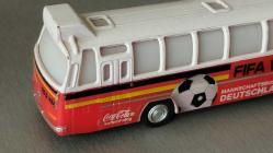 COCA COLA FİRMASI TARAFINDAN 1974 FİFA DÜNYA KUPASINA KATILAN ALMANYA MİLLİ TAKIMI İÇİN SINIRLI SAYIDA ÜRETİLMİŞTİR.  KOLEKSİYON ÜRÜNÜ. KULLANILMIŞTIR.