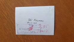 SANAYİCİ, İŞ ADAMI ve TÜSİAD ESKİ BAŞKANI ALİ KOÇMAN'IN ORİJİNAL FOTOĞRAFI - 12 x 9 cm EBADINDA - ALİ KOÇMAN, ÇALIŞMA MASASINDA BİR BELGE İMZALARKEN ÇEKİLMİŞ BİR KARE. 24 ARALIK 1983