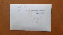 SANAYİCİ, İŞ ADAMI ve TÜSİAD ESKİ BAŞKANI ALİ KOÇMAN'IN ORİJİNAL FOTOĞRAFI - 18 x 12 cm EBADINDA - ALİ KOÇMAN, YANAN MİLAS 1 GEMİSİNİN YANINDAYKEN ÇEKİLMİŞ BİR KARE. OCAK 1983 (AÇIKLAMAYI OKUYUNUZ)