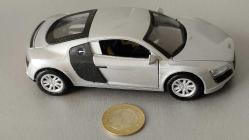 AUDİ R8 KAPILAR VE KAPUT AÇILABİLİYOR PİİLİ FARLAR YANIYOR.PİL OLMADIĞI İÇİN DENEMEDİ. ÇEK BIRAK . .DÖKÜM 1/43 ÖLÇEK KOLEKSİYON. KULLANILMAMIŞTIR . SIFIR GİBİ SADECE ÖN CAMDA ÇOK KÜÇÜK ÇİZİKLER VAR.RESİMDE GÖRÜLDÜĞÜ GİBİ