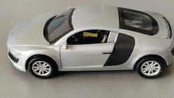 AUDİ R8 KAPILAR VE KAPUT AÇILABİLİYOR PİİLİ FARLAR YANIYOR.PİL OLMADIĞI İÇİN DENEMEDİ. ÇEK BIRAK . .DÖKÜM 1/43 ÖLÇEK KOLEKSİYON. KULLANILMAMIŞTIR . SIFIR GİBİ SADECE ÖN CAMDA ÇOK KÜÇÜK ÇİZİKLER VAR.RESİMDE GÖRÜLDÜĞÜ GİBİ