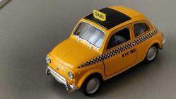 WELLY - FIAT NUOVA 500 NEWYORK TAXI KAPILAR AÇILIYOR ÇEK BIRAK   SIFIR  HİÇ KULLANILMAMIŞ 1/43 ÖLÇEK  KOLEKSİYON ÜRÜNÜ