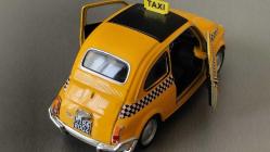 WELLY - FIAT NUOVA 500 NEWYORK TAXI KAPILAR AÇILIYOR ÇEK BIRAK   SIFIR  HİÇ KULLANILMAMIŞ 1/43 ÖLÇEK  KOLEKSİYON ÜRÜNÜ