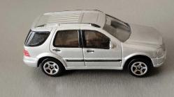 REALTOY 1998 Mercedes-Benz ML320  SIFIR  HİÇ KULLANILMAMIŞ .ORJİNAL AMBALAJINDA.1/60 ÖLÇEK  KOLEKSİYON ÜRÜNÜ