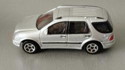 REALTOY 1998 Mercedes-Benz ML320  SIFIR  HİÇ KULLANILMAMIŞ .ORJİNAL AMBALAJINDA.1/60 ÖLÇEK  KOLEKSİYON ÜRÜNÜ