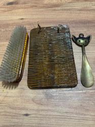 Antika / Vintage Pirinç Kedi Figürlü Kıyafet Bakım Seti Kutusunda