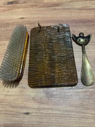 Antika / Vintage Pirinç Kedi Figürlü Kıyafet Bakım Seti Kutusunda