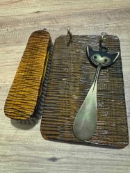 Antika / Vintage Pirinç Kedi Figürlü Kıyafet Bakım Seti Kutusunda