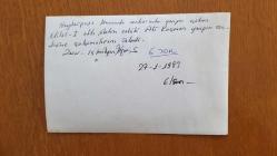 SANAYİCİ, İŞ ADAMI ve TÜSİAD ESKİ BAŞKANI ALİ KOÇMAN'IN ORİJİNAL FOTOĞRAFI - 18 x 12 cm EBADINDA - ALİ KOÇMAN, YANAN MİLAS 1 GEMİSİNİN YANINDAYKEN ÇEKİLMİŞ BİR KARE. OCAK 1983