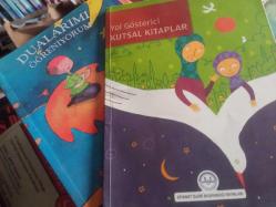 KİTABIMI ÖĞRENİYORUM, PEYGAMBERİMİ ÖĞRENİYORUM, İBADETLERİMİ ÖĞRENİYORUM, AHLAKIMI ÖĞRENİYORUM, KİTABIMI ÖĞRENİYORUM, DUALARIMI ÖĞRENİYORUM, YOL GÖSTERİCİ KUTSAL KİTAPLAR (6 KİTAP TAKIM)