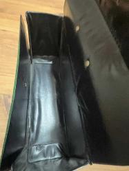 Vintage Yeşil Deri Görünümlü Takı aksesuar El Çantası  Retro Vintage tasarım, dikkat çekici zümrüt yeşili doku. Boy 25 cm En 7 cm  Yükseklik 12cm