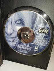 Pc Oyun Warcraft Frozen Throne Expansion set, Genişleme Seti. Orijinal, Kitapçık mevcut.  Cd de kullanıma bağlı çizikler var. koleksiyonluk