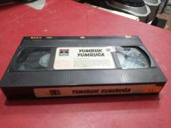 LOT.8 » YUMRUK YUMRUĞA 