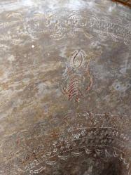 Tekke işi, Osmanlı Dönemi Mührü Süleyman Motifli, 56 cm. 2400 gr. Komple Desenli Bakır Tepsi..Şark Köşesi için ideal.
