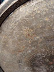 Tekke işi, Osmanlı Dönemi Mührü Süleyman Motifli, 56 cm. 2400 gr. Komple Desenli Bakır Tepsi..Şark Köşesi için ideal.