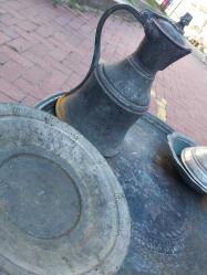 Tekke işi, Osmanlı Dönemi Mührü Süleyman Motifli, 56 cm. 2400 gr. Komple Desenli Bakır Tepsi, Mevlevi Sikkeli Ağır Etli Bakır  İbrik ve Kapaklı Bakır Sağan..Şark Köşesi için ideal..