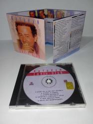CD Kayahan emrin olur albümü. Orijinal Raks 1997 sarı bandrollü dönem baskı albüm. Disk 10 üzerinden 9.5 Sorunsuz çalışıyor. koleksiyonluk