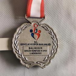 T.C. GENÇLİK VE SPOR BAKANLIĞI - GÜMÜŞ RENKLİ MADALYA