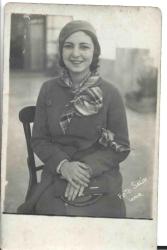 Keriman Halis Ece Türkiye Güzeli ve Dünya Güzeli (Miss Universe) - Temmuz 1932'de Gerçekleşen 4üncü Türkiye Güzellik Yarışması Birincisi (9 X 14cm)