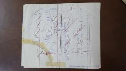 VAHİ ÖZ'ÜN ORİJİNAL BÜYÜK BOY FOTOĞRAFI - 21,5 x 18 cm EBADINDA  - VAHİ ÖZ ''KOCATEPE'NİN ÜÇ SÜVARİSİ (1964)'' İSİMLİ YEŞİLÇAM FİLMİNDE YILDIRIM GENCER'LE AYNI KAREDE (BANTLA ONARILMIŞ YIRTILMALARA ve KIRILMALAR VARDIR)