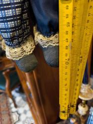 Antika Porselen Bebek