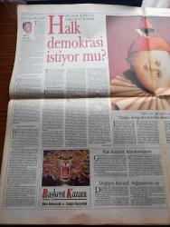 Pazar Postası Gazetesi - Turkish Newspaper - 26 Kasım 1994 - Sayı 49 - Tansu Çiller 1995'e de damgasını vuracak yazan Cengiz Kuşçuoğlu - sosyal liberalizm liberal modernizasyon derken yazan Canan Barlas - medyanın özelleştirmesi yazan Hikmet Özdemir - Işık İnselbağ ile söyleşi Wharton'un başarısı - enflasyondan enflamasyona yazan Yağmur Atsız - Alarko ABB işbirliği - ekonomiyi belirsizlik yönetiyor yazan Şeref Oğuz - filozof iktisatçı İdris Küçükömer halk demokrasi istiyor mu yazan Nihal Mete - milliyetçilik yazan Doğu Ergil - dünya gene bloklaşıyor yazan Sami Kohen - Türkiye ekonomisinde 1995 beklentileri yazan Bilge Okay - pis hava sigaradan beter bir öldürücü yazan Dinçer Güner - Yunan sinemasının genç yönetmeni Sotoris Goritsas'ın kardan gelenler filmi fotoğraf - Forrest Gump filmi - televizyon gazetecisi Can Dündar gerilla Savaşına var mısınız röportaj Nihal Mete - Kartaca 94 yazan Burçak Evren - yeni çıkan kitaplar Atilla Dorsay Ajda Pekkan'ın yüzü ya da değişimler çağı