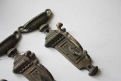 2  ADET  TAKIM   VİNTAGE PRİNÇ PERDE ASKILIK (İ12 KASA -- X1