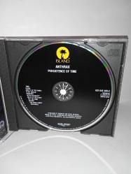 Cd Anthrax persistence of time albümü. Orijinal. 1990 Amerikan baskı. Disk ve Kartonet tertemiz. Ön kartonet Poster oluyor. koleksiyonluk