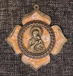 Kudüs, Vintage Meryem Ana ve Çocuk İsa Temalı İkona Tarzında Kolye-Madalyon (Panagia). Gümüş Kaplama Metal Levha/Sedef İşlemeli Çiçek Desenli Tasarım. İsrail, Kudüs'ten İthal. (8×8 cm)