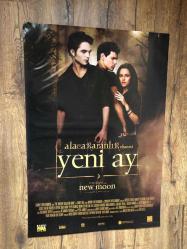 Alacakaranlık Yeni Ay sinema filmi afişi